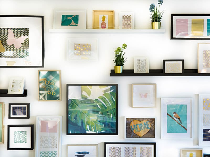 10 Ways to Decorate Your Walls | Apartments at Weatherby